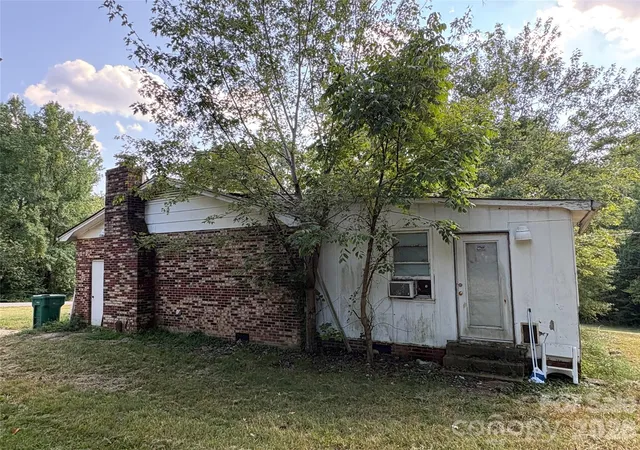 Photo 4 of Single family home for sale at 115 Wandering Ln, Bessemer City, NC 28016 | MLS# 4422235 | Listing updated on 2026-09-16
