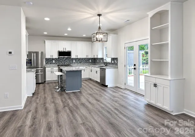 Photo 3 of Single family home for sale at 2234 Savannah Hills Dr, Matthews, NC 28105 | MLS# 4422236 | Listing updated on 2026-10-06