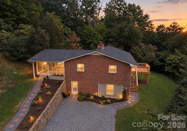 Photo 1 of Single family home for sale at 37 Guffey Mountain Rd, Fairview, NC 28730 | MLS# 4422239 | Listing updated on 2026-10-07