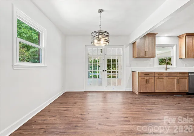 Photo 4 of Single family home for sale at 37 Guffey Mountain Rd, Fairview, NC 28730 | MLS# 4422239 | Listing updated on 2026-10-07