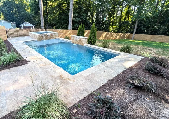 Photo 3 of Single family home for sale at 1718 Seifert Cir, Charlotte, NC 28205 | MLS# 4422244 | Listing updated on 2026-09-09