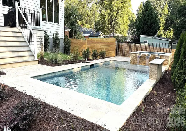 Photo 4 of Single family home for sale at 1718 Seifert Cir, Charlotte, NC 28205 | MLS# 4422244 | Listing updated on 2026-09-09