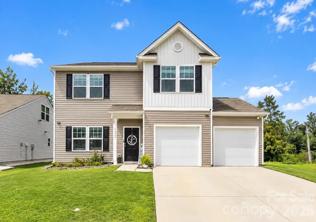 Photo 1 of Single family home for sale at 10304 Holly Park Dr, Charlotte, NC 28214 | MLS# 4422257 | Listing updated on 2026-09-14