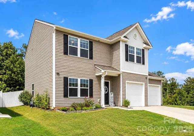 Photo 2 of Single family home for sale at 10304 Holly Park Dr, Charlotte, NC 28214 | MLS# 4422257 | Listing updated on 2026-09-19