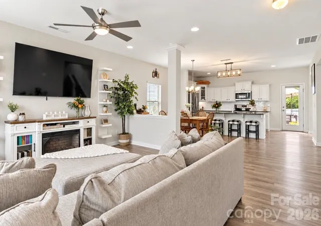 Photo 3 of Single family home for sale at 10304 Holly Park Dr, Charlotte, NC 28214 | MLS# 4422257 | Listing updated on 2026-09-19