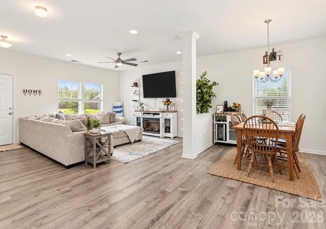 Photo 4 of Single family home for sale at 10304 Holly Park Dr, Charlotte, NC 28214 | MLS# 4422257 | Listing updated on 2026-09-19