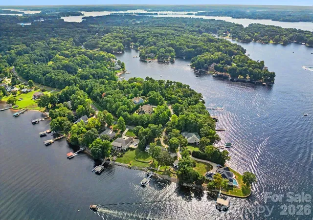 Photo 1 of Single family home for sale at 327 Grasshopper Cir, Mooresville, NC 28117 | MLS# 4422266 | Listing updated on 2026-09-12