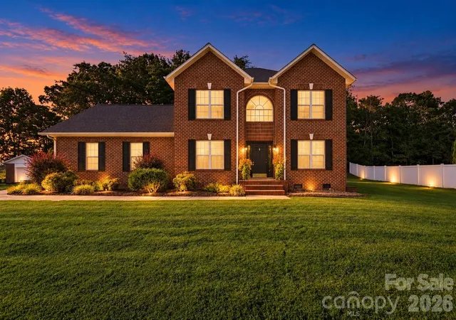 Photo 1 of Single family home for sale at 5171 Butner Dr, Hickory, NC 28602 | MLS# 4422279 | Listing updated on 2026-09-12