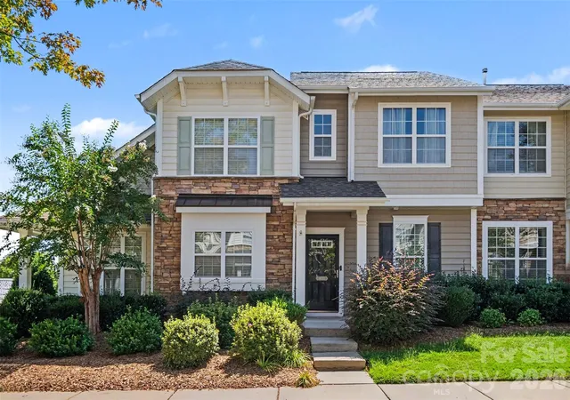 Photo 1 of Townhouse for sale at 8033 Willow Branch Dr, Waxhaw, NC 28173 | MLS# 4422291 | Listing updated on 2026-09-12