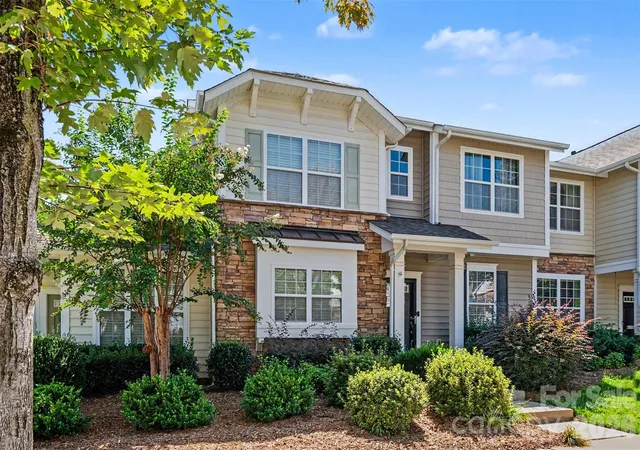 Photo 2 of Townhouse for sale at 8033 Willow Branch Dr, Waxhaw, NC 28173 | MLS# 4422291 | Listing updated on 2026-09-12