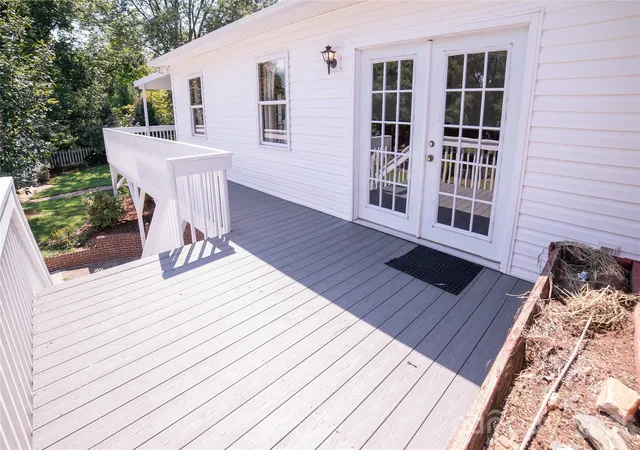 Photo 3 of Single family home for sale at 115 N Chestnut St, Morganton, NC 28655 | MLS# 4422295 | Listing updated on 2026-09-08