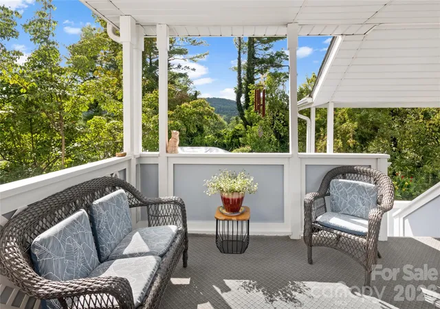 Photo 2 of Condo for sale at 165 Ewbank Garden Dr, Hendersonville, NC 28791 | MLS# 4422302 | Listing updated on 2026-09-24