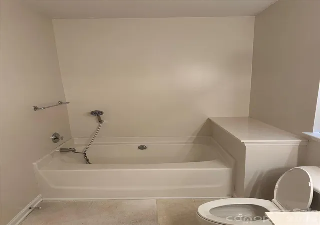 Photo 4 of Single family home for sale at 6429 Sackett Way, Charlotte, NC 28269 | MLS# 4422308 | Listing updated on 2026-10-02