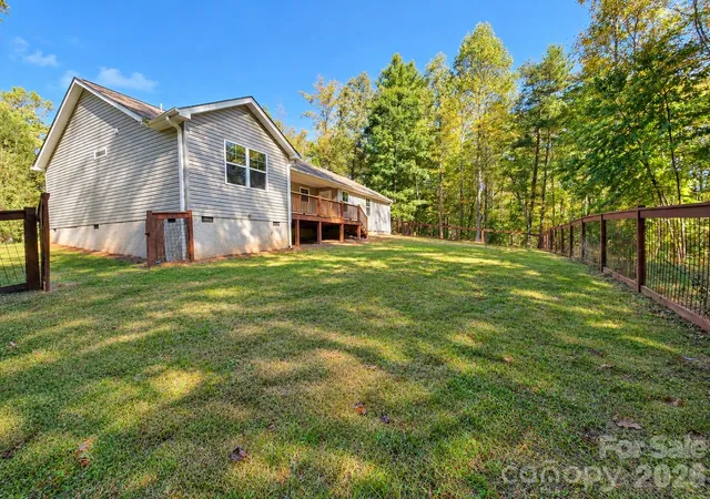Photo 3 of Single family home for sale at 15 Tiki Way, Candler, NC 28715 | MLS# 4422310 | Listing updated on 2026-10-08