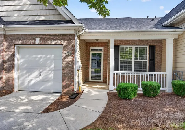 Photo 2 of Townhouse for sale at 4641 Willow Glen Rd, Harrisburg, NC 28075 | MLS# 4422313 | Listing updated on 2026-10-01
