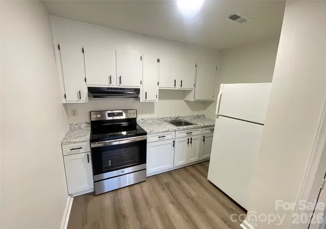 Photo 4 of Multi family home for sale at 810 S Dalton St, Gastonia, NC 28052 | MLS# 4422314 | Listing updated on 2026-09-07