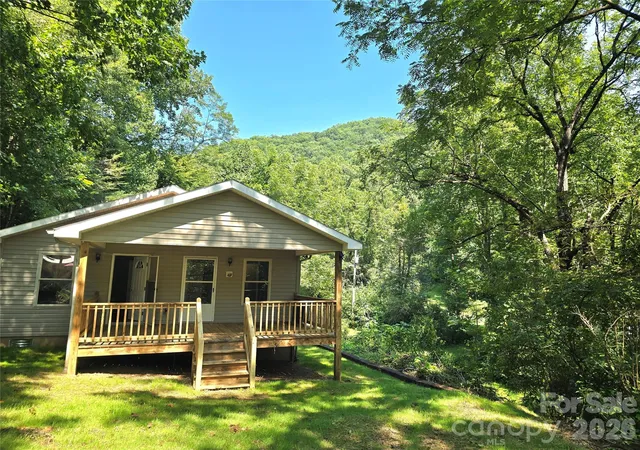 Photo 1 of Single family home for sale at 141 Silver Fox Dr, Cullowhee, NC 28723 | MLS# 4422320 | Listing updated on 2026-09-25