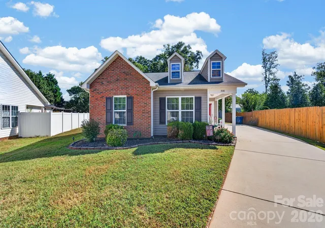 Photo 2 of Single family home for sale at 308 Llewellyn St, Belmont, NC 28012 | MLS# 4422329 | Listing updated on 2026-09-14