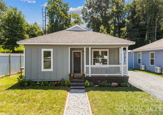 Single family home for sale at 156 Edwards Ave, Swannanoa, NC 28778 | MLS# 4422334
