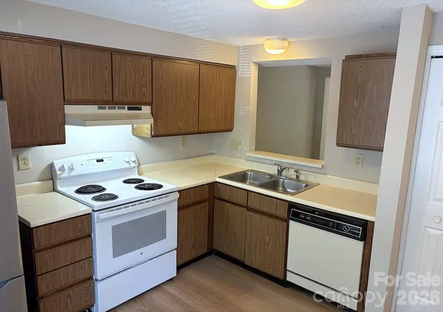 Photo 2 of Townhouse for sale at 1365 Maple Shade Ln, Charlotte, NC 28270 | MLS# 4422359 | Listing updated on 2026-10-01