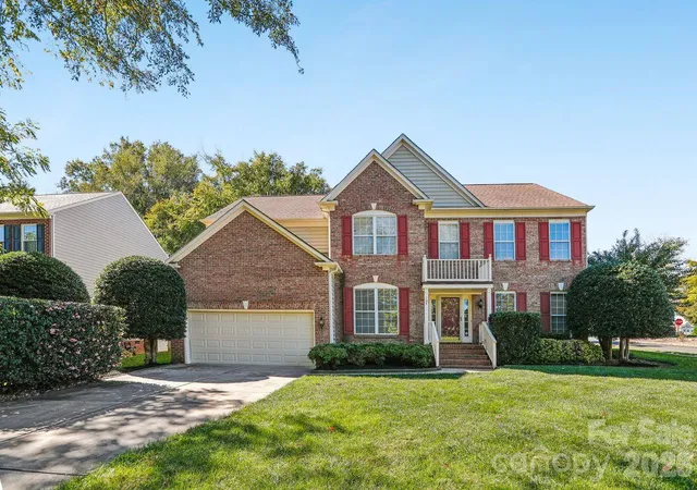 Photo 1 of Single family home for sale at 704 Meadow Lake Dr, Matthews, NC 28105 | MLS# 4422367 | Listing updated on 2026-10-30