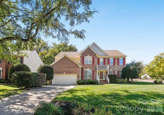 Photo 1 of Single family home for sale at 704 Meadow Lake Dr, Matthews, NC 28105 | MLS# 4422367 | Listing updated on 2026-10-30