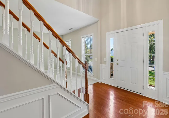 Photo 3 of Single family home for sale at 704 Meadow Lake Dr, Matthews, NC 28105 | MLS# 4422367 | Listing updated on 2026-10-30