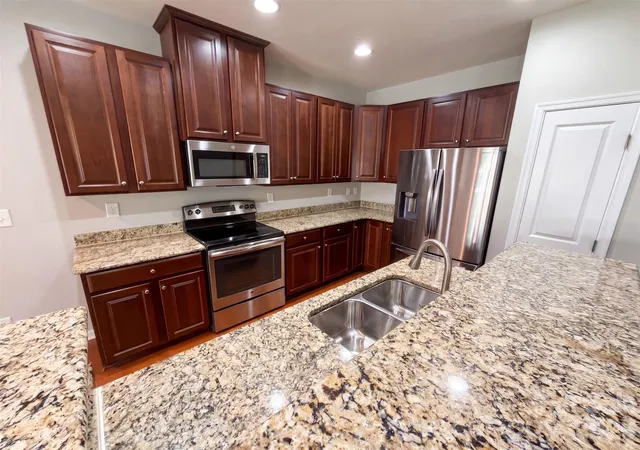 Photo 2 of Single family home for sale at 1006 Oakmere Rd, Waxhaw, NC 28173 | MLS# 4422374 | Listing updated on 2026-09-08