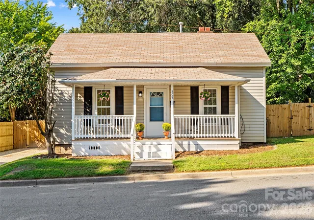 Photo 2 of Single family home for sale at 209 E Wilson Ave, Mooresville, NC 28115 | MLS# 4422376 | Listing updated on 2026-10-19