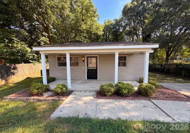 Photo 1 of Single family home for sale at 1610 Martin Ave, Gastonia, NC 28052 | MLS# 4422382 | Listing updated on 2026-10-01