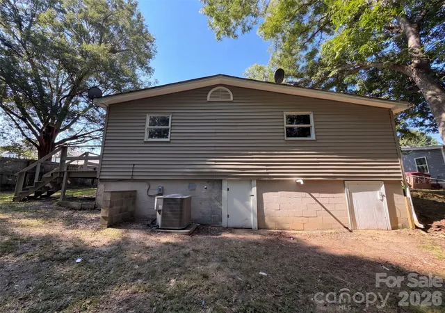 Photo 4 of Single family home for sale at 1610 Martin Ave, Gastonia, NC 28052 | MLS# 4422382 | Listing updated on 2026-10-01