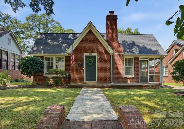 Photo 1 of Single family home for sale at 700 Woodruff Pl, Charlotte, NC 28208 | MLS# 4422383 | Listing updated on 2026-09-13