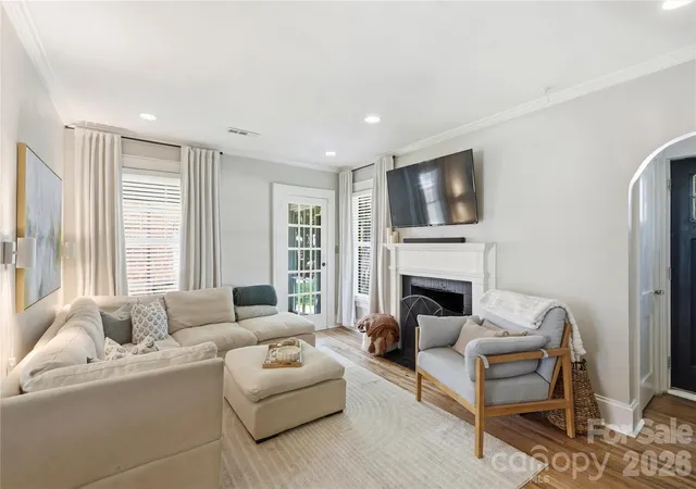 Photo 4 of Single family home for sale at 700 Woodruff Pl, Charlotte, NC 28208 | MLS# 4422383 | Listing updated on 2026-09-13