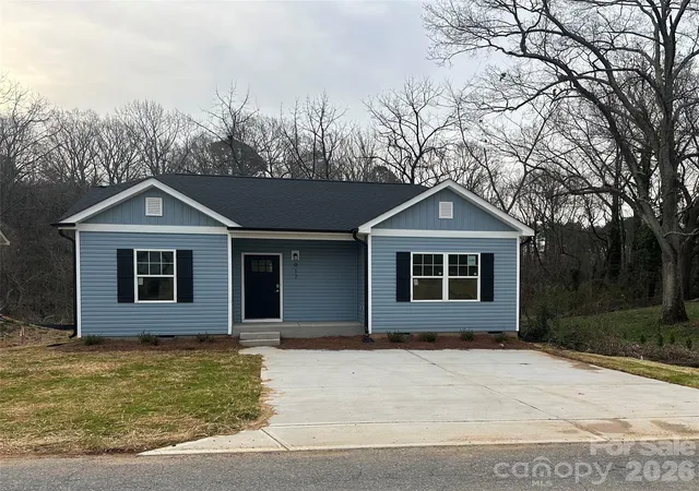 Photo 1 of Single family home for sale at 1330 Jay Ave, Gastonia, NC 28052 | MLS# 4422389 | Listing updated on 2026-09-29