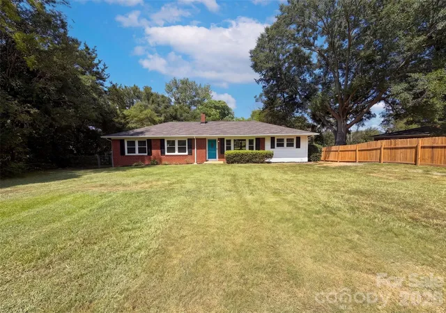 Photo 1 of Single family home for sale at 2154 Rosewood Dr, Rock Hill, SC 29732 | MLS# 4422391 | Listing updated on 2026-10-08