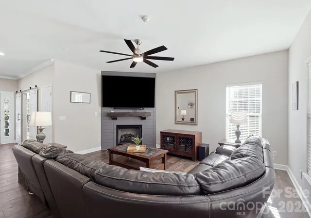 Photo 4 of Single family home for sale at 1008 Grayscroft Dr, Waxhaw, NC 28173 | MLS# 4422411 | Listing updated on 2026-10-04
