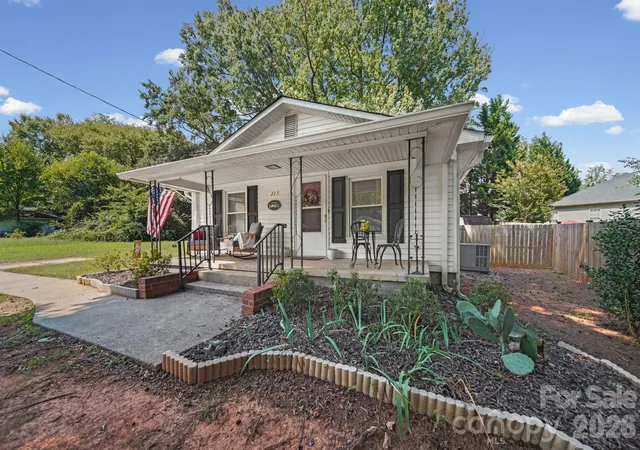 Photo 1 of Single family home for sale at 215 Small St, Kannapolis, NC 28083 | MLS# 4422422 | Listing updated on 2026-09-23