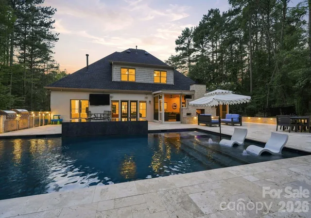 Photo 2 of Single family home for sale at 108 Dunn Ross Ct, Mooresville, NC 28117 | MLS# 4422425 | Listing updated on 2026-09-23
