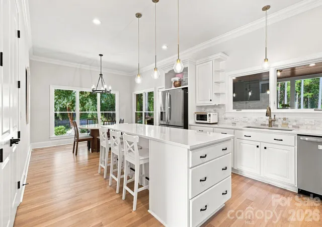 Photo 3 of Single family home for sale at 108 Dunn Ross Ct, Mooresville, NC 28117 | MLS# 4422425 | Listing updated on 2026-09-23