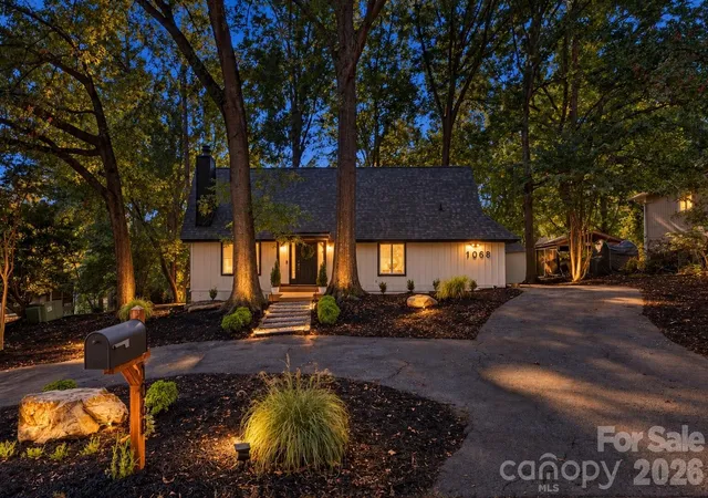 Photo 3 of Single family home for sale at 1068 Gauguin Ln, Fort Mill, SC 29708 | MLS# 4422427 | Listing updated on 2026-09-29