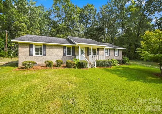 Photo 1 of Single family home for sale at 556 Oakhaven Dr, Lancaster, SC 29720 | MLS# 4422430 | Listing updated on 2026-10-20