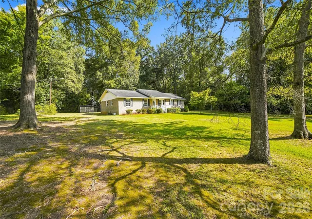 Photo 3 of Single family home for sale at 556 Oakhaven Dr, Lancaster, SC 29720 | MLS# 4422430 | Listing updated on 2026-10-20