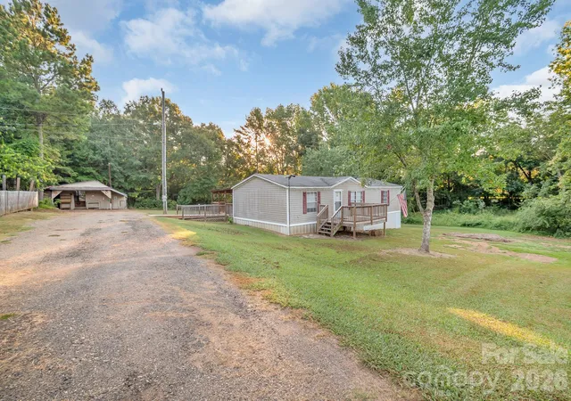 Photo 2 of Single family home for sale at 185 Coot Sistare Rd, Lancaster, SC 29720 | MLS# 4422436 | Listing updated on 2026-10-19