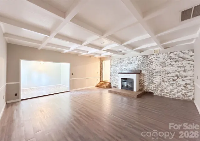Photo 3 of Single family home for sale at 117 Robinson Ave, Matthews, NC 28104 | MLS# 4422438 | Listing updated on 2026-10-01