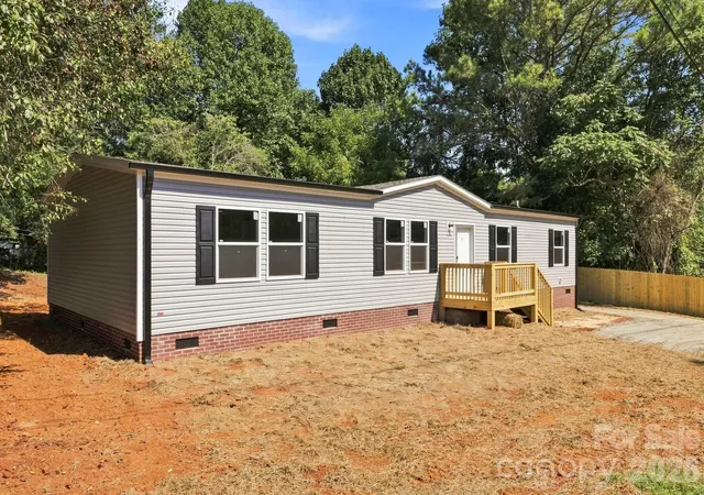 Photo 1 of Single family home for sale at 1028 Dorset Ln, Lincolnton, NC 28092 | MLS# 4422443 | Listing updated on 2026-09-09