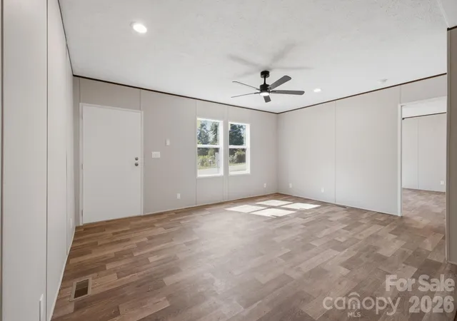 Photo 4 of Single family home for sale at 1028 Dorset Ln, Lincolnton, NC 28092 | MLS# 4422443 | Listing updated on 2026-09-09