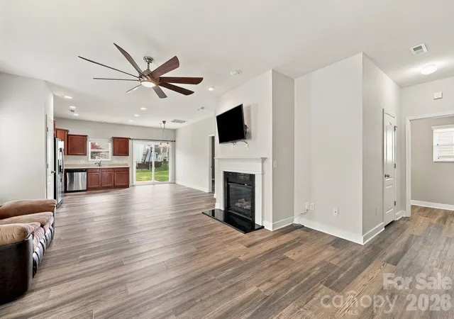 Photo 3 of Single family home for sale at 13707 Porter Crk Rd, Charlotte, NC 28262 | MLS# 4422446 | Listing updated on 2026-09-17