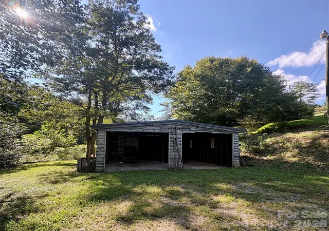 Photo 3 of Single family home for sale at 4019 Happy Goats Way, Lenoir, NC 28645 | MLS# 4422447 | Listing updated on 2026-09-29