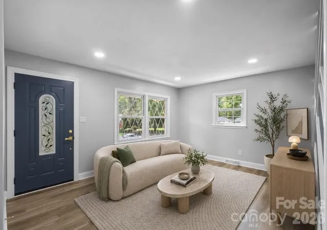 Photo 3 of Single family home for sale at 1539 Starbrook Dr, Charlotte, NC 28210 | MLS# 4422456 | Listing updated on 2026-09-26