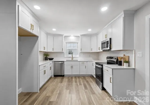 Photo 4 of Single family home for sale at 1539 Starbrook Dr, Charlotte, NC 28210 | MLS# 4422456 | Listing updated on 2026-09-26